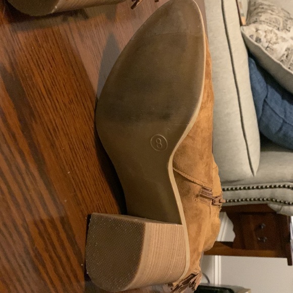 Universal Thread suede booties, tan, size 8, side zipper, decorative tassel - Picture 6 of 6